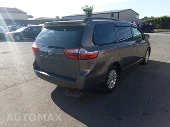 2016 Toyota Sienna XLE Premium 8-Passenger 119.3" WB - miniatura 5