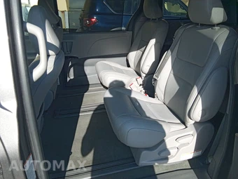 2016 Toyota Sienna XLE Premium 8-Passenger 119.3" WB - miniatura 9