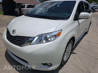 2016 Toyota Sienna XLE Premium 8-Passenger 119.3" WB