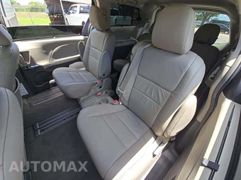 2016 Toyota Sienna XLE Premium 8-Passenger 119.3" WB - miniatura 13