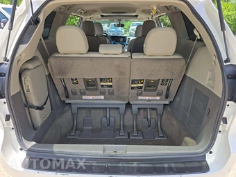 2016 Toyota Sienna XLE Premium 8-Passenger 119.3" WB - miniatura 15
