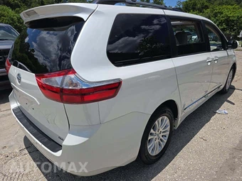 2016 Toyota Sienna XLE Premium 8-Passenger 119.3" WB - miniatura 3