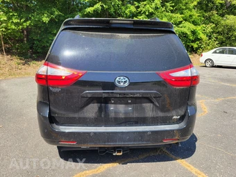 2016 Toyota Sienna XLE Premium 8-Passenger 119.3" WB - miniatura 10