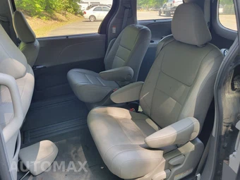 2016 Toyota Sienna XLE Premium 8-Passenger 119.3" WB - miniatura 15