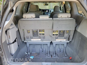2016 Toyota Sienna XLE Premium 8-Passenger 119.3" WB - miniatura 18