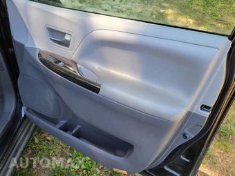 2016 Toyota Sienna XLE Premium 8-Passenger 119.3" WB - miniatura 23