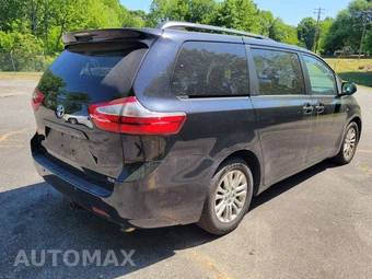 2016 Toyota Sienna XLE Premium 8-Passenger 119.3" WB - miniatura 4