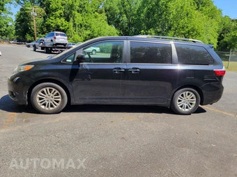 2016 Toyota Sienna XLE Premium 8-Passenger 119.3" WB - miniatura 7