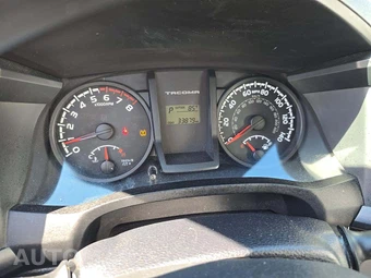 2016 Toyota Tacoma SR Crew Cab Medium Bed - miniatura 9