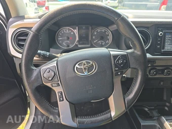 2016 Toyota Tacoma SR5 Crew Cab Medium Bed - miniatura 10