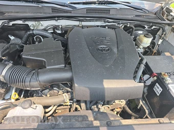 2016 Toyota Tacoma SR5 Crew Cab Medium Bed - miniatura 15
