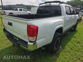 2016 Toyota Tacoma SR5 Crew Cab Medium Bed - miniatura 4