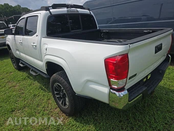 2016 Toyota Tacoma SR5 Crew Cab Medium Bed - miniatura 6