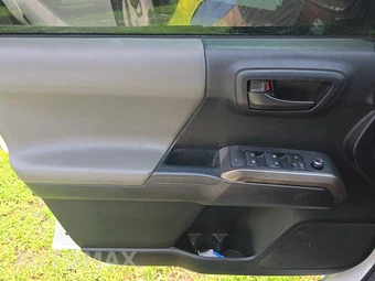 2016 Toyota Tacoma SR5 Crew Cab Medium Bed - miniatura 9