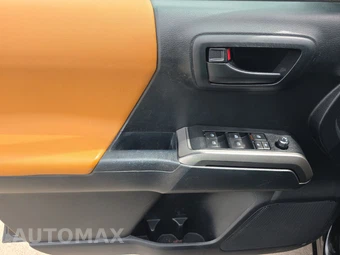 2016 Toyota Tacoma SR5 Crew Cab Medium Bed - miniatura 9