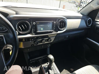 2016 Toyota Tacoma SR5 Crew Cab Medium Bed - miniatura 11