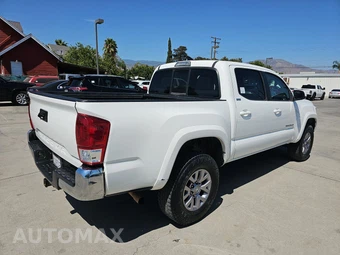 2016 Toyota Tacoma SR5 Crew Cab Medium Bed - miniatura 4