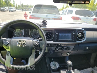 2016 Toyota Tacoma SR5 Crew Cab Medium Bed - miniatura 11