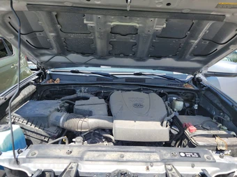 2016 Toyota Tacoma SR5 Crew Cab Medium Bed - miniatura 15
