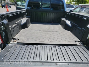 2016 Toyota Tacoma SR5 Crew Cab Medium Bed - miniatura 16