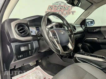 2016 Toyota Tacoma SR5 Crew Cab Medium Bed - miniatura 10