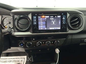 2016 Toyota Tacoma TRD Off-Road Crew Cab Medium Bed - miniatura 7