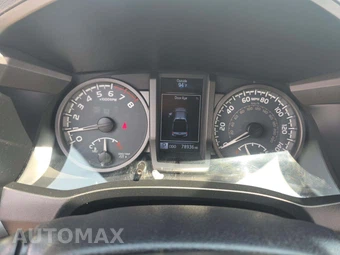 2016 Toyota Tacoma TRD Off-Road Crew Cab Medium Bed - miniatura 9