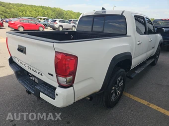 2016 Toyota Tacoma TRD Sport Crew Cab Medium Bed - miniatura 4