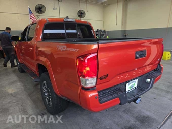 2016 Toyota Tacoma TRD Sport Crew Cab Medium Bed - miniatura 2