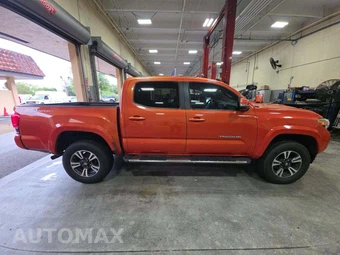 2016 Toyota Tacoma TRD Sport Crew Cab Medium Bed - miniatura 4