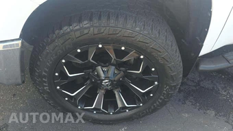 2016 Toyota Tundra 1794 Edition Crew Cab Short Bed - miniatura 28