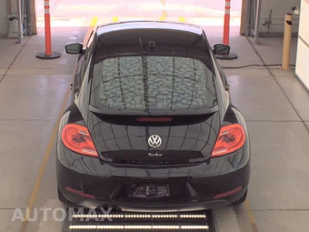 2016 Volkswagen Beetle 1.8T SE Hatchback – miniatura 5