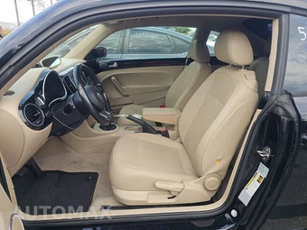 2016 Volkswagen Beetle 1.8T SE Hatchback – miniatura 7