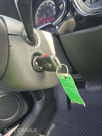 2016 Volkswagen Beetle Wolfsburg Edition Hatchback – miniatura 8