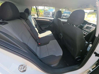 2016 Volkswagen e-Golf SE Hatchback – miniatura 17
