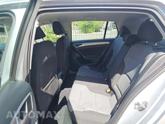 2016 Volkswagen e-Golf SE Hatchback – miniatura 10