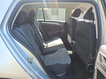2016 Volkswagen e-Golf SE Hatchback – miniatura 14