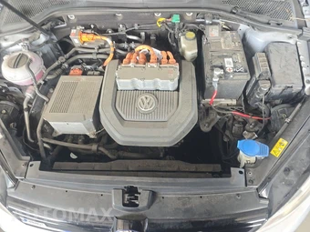 2016 Volkswagen e-Golf SE Hatchback – miniatura 15