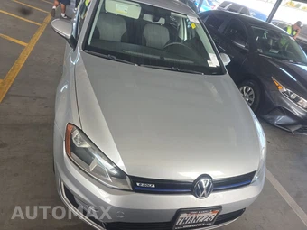 2016 Volkswagen e-Golf SE Hatchback – miniatura 2