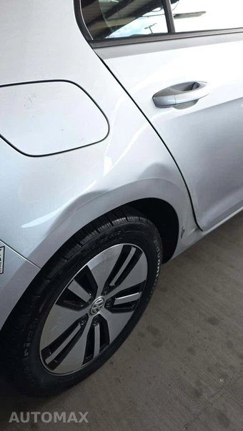2016 Volkswagen e-Golf SE Hatchback – miniatura 23