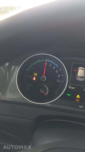 2016 Volkswagen e-Golf SE Hatchback – miniatura 24