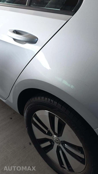 2016 Volkswagen e-Golf SE Hatchback – miniatura 29