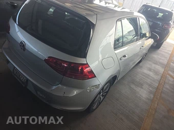 2016 Volkswagen e-Golf SE Hatchback – miniatura 4