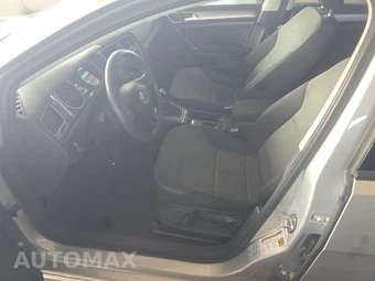 2016 Volkswagen e-Golf SE Hatchback – miniatura 7