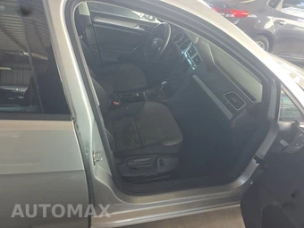2016 Volkswagen e-Golf SE Hatchback – miniatura 8