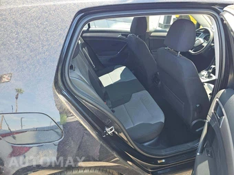 2016 Volkswagen e-Golf SE Hatchback - miniatura 16