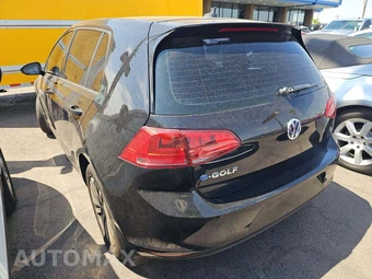 2016 Volkswagen e-Golf SE Hatchback - miniatura 2