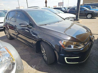 2016 Volkswagen e-Golf SE Hatchback - miniatura 29