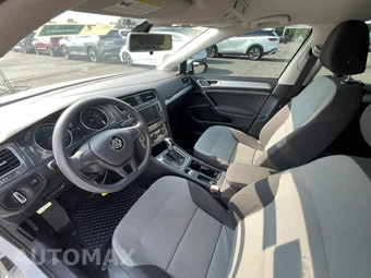 2016 Volkswagen e-Golf SE Hatchback - miniatura 10