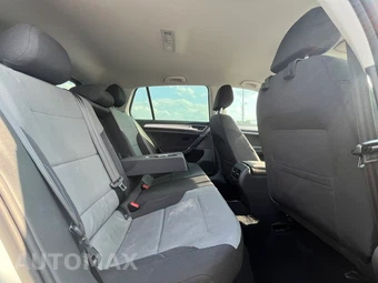 2016 Volkswagen e-Golf SE Hatchback - miniatura 15